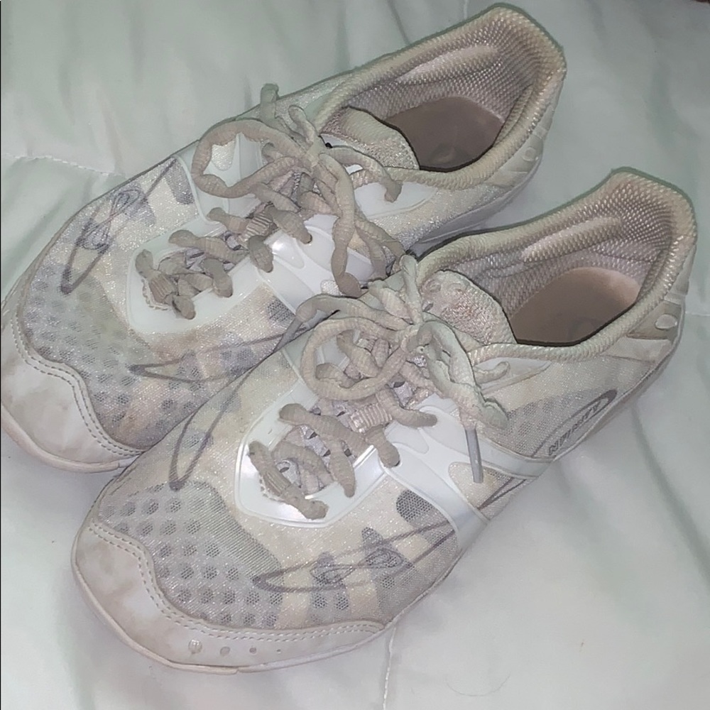 Nfinity Vengeance cheer shoes (size 7.5)